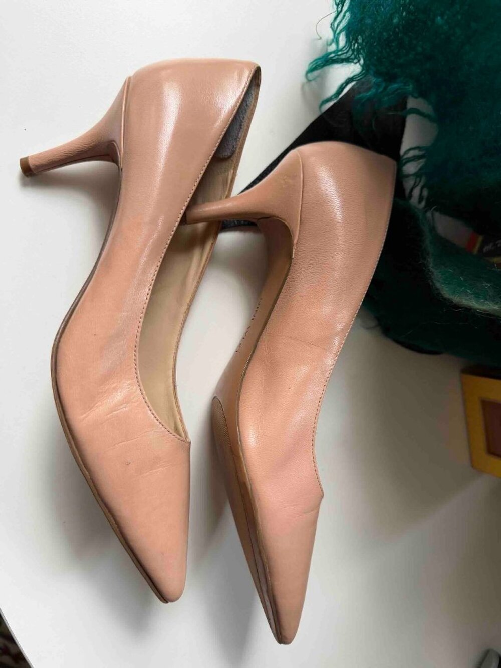 EUC Nine West Leather Pumps Tan Beige Camel size 9M 2.5" heels